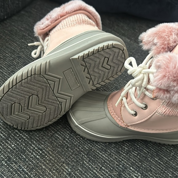 Nice and cozy boots - Picture 2 of 2